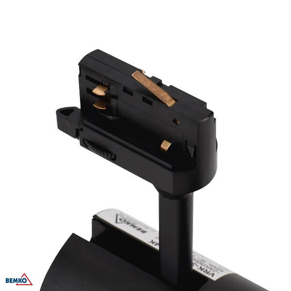 C40-VRK-3F-030BL-3K LED REFLEKTOR ŠINSKI CRNI 3-F VERKO 30W 3000K 2400LM 36°